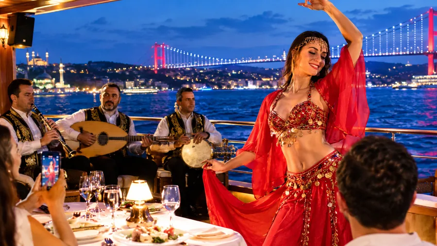 Istanbul-Bosphorus-Dinnerkreuzfahrt mit türkischer Nacht Show